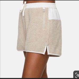 Outdoor voices megafleece shorts oatmeal in S